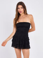 Spitzen -Mini -Kleid mit drapierten Details