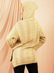 Sube el jersey de punto de cable de dobladillo con capucha