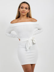 Rippenbindungsknoten Bardot -Kleid mit Knoten