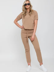 Coordenada de ropa de sol a la manga elástica