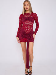 Spitzen -Mini -Kleid mit drapierten Details