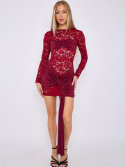 Spitzen -Mini -Kleid mit drapierten Details