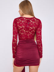 Spitzen -Mini -Kleid mit drapierten Details