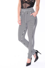 Zwart -witte streepbroek