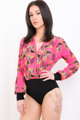 Blumenkettendruckpapier -Wickel -Bodysuit