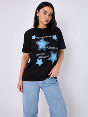 Camiseta impresa gráfica de labios dorados