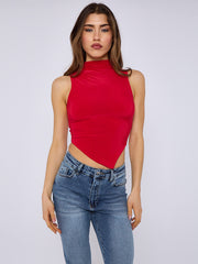 Slinky auf hohem Hals gewachsen asymmetrischem Saumoberteil gesammelt