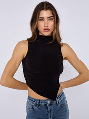 Slinky auf hohem Hals gewachsen asymmetrischem Saumoberteil gesammelt