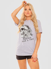 Camiseta impresa gráfica de calavera floral