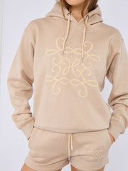 Kruzifix bestickter Sweatshirt & Shorts Fleece Coord