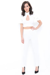 Rüschenoberteil mit Schlüsselloch- und Hosen-Co-ordte