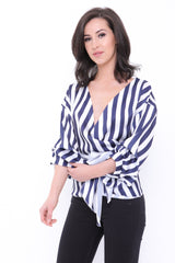 Tapa de nudo de corbata de satén a rayas