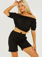Elastische Bardot Crop Top & Shorts coöperatie