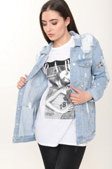 Chaqueta de mezclilla desgastada adornada