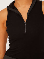 Reißverschlussdetail gerippter Bodysuit