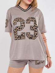 La varsity t-shirt met shorts coöperatie (kopie)