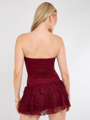 Spitzen -Mini -Kleid mit drapierten Details