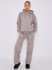 Crucifijo de gran tamaño Coordenada de vellón con capucha