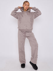 Crucifijo de gran tamaño Coordenada de vellón con capucha