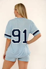 La varsity t-shirt met shorts coöperatie