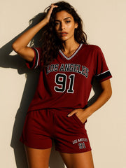 La varsity t-shirt met shorts coöperatie