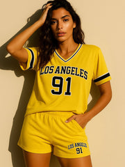 La varsity t-shirt met shorts coöperatie