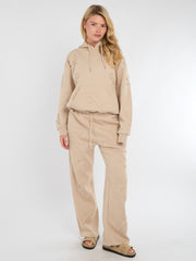 Crucifijo de gran tamaño Coordenada de vellón con capucha