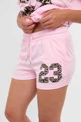 La varsity t-shirt met shorts coöperatie (kopie)