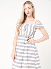 Button Front kaltes, schultergestopftes Kleid