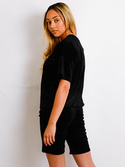 Velours oversized t-shirt en shorts co-ord