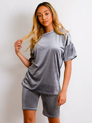 Velours oversized t-shirt en shorts co-ord