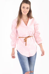 Gesammelter Ärmelknopf mit Gürtelhemd