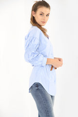 Gesammelter Ärmelknopf mit Gürtelhemd