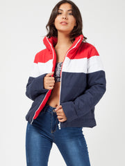 Rote und Marine gepolsterte Jacke