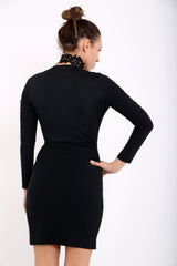 Häkelkörpern des Neckholder -Halskörperkleides