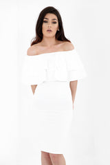 Doppelte Rüschen vom Schulterbardot -Kleid