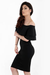 Doppelte Rüschen vom Schulterbardot -Kleid