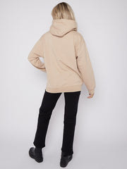 La encantadora sudadera con huella gráfica del club