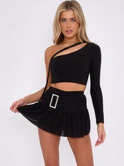 Un hombro top y skort con hebilla de detalle coorden