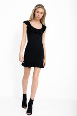 Rüschensaum und Ausschnittkörperkleid