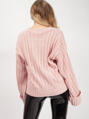 Schalten Sie die Hülle mit V-Ausschnitt-Strickpullover auf