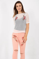 Übergroßes Fischnetz gestickt