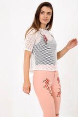 Übergroßes Fischnetz gestickt