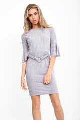 Vestido de bodycon acanalado delantero de anillo