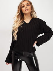 Schalten Sie die Hülle mit V-Ausschnitt-Strickpullover auf