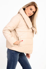 Envoltura de abrigo acolchado delantero