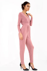 Envoltura de manga larga sobre un mono escabullido