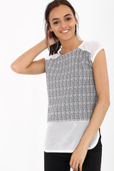 Top de malla de impresión monocromática zig zag