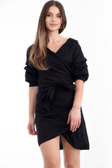 Wickeln Sie über Krawattenkleid ein