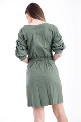 Wickeln Sie über Krawattenkleid ein